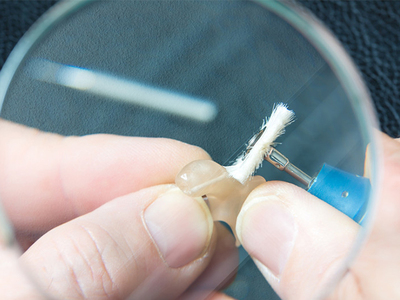 助听器保养指南 精心呵护，让清晰聆听更长久