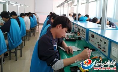 达州市职业高级中学举办电子产品保养学生技能大赛，以赛促学提升实践能力